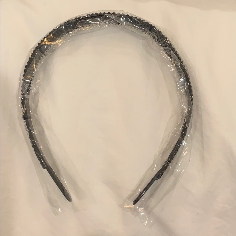 Black patterned headband
